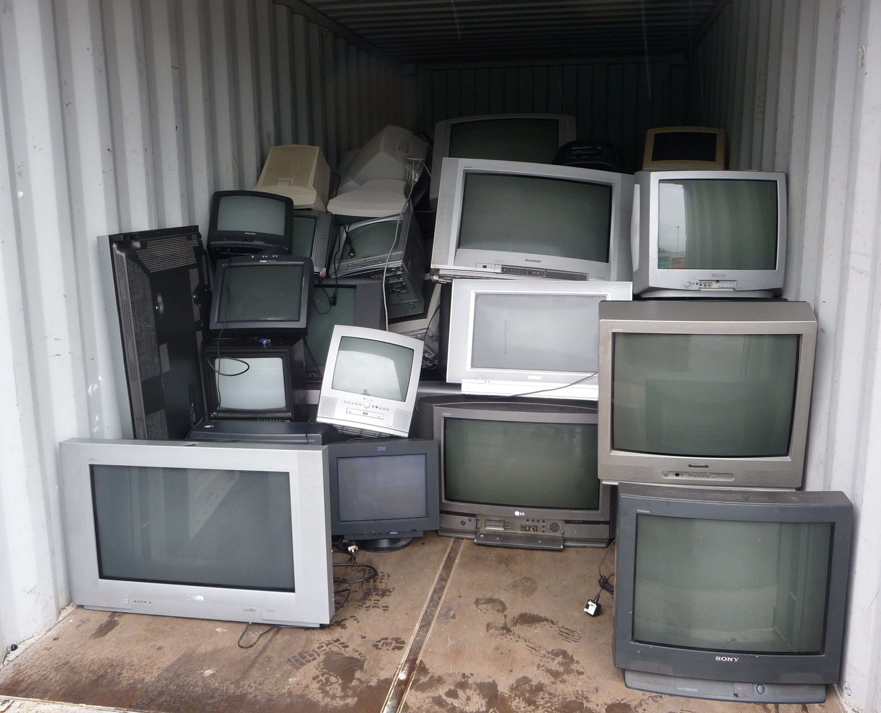 Куплю телевизор в бобруйске. Старый телевизор. Телевизор с кинескопом. Скупают старые телевизоры. Старый кинескопный телевизор.